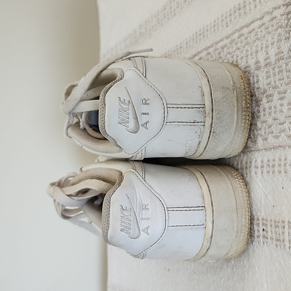 Air Force 1 white sneakers, low ankle, 7Y but fits a women's 8. - Picture 5 of 9